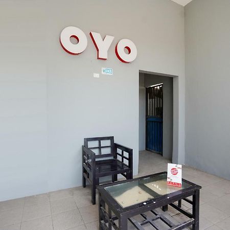 Oyo 1316 Mentari Family Homestay Probolinggo Exterior photo
