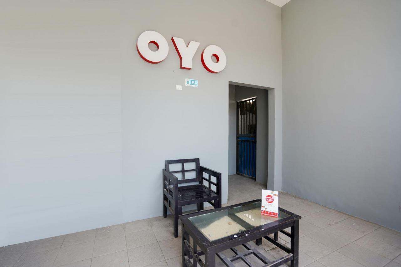 Oyo 1316 Mentari Family Homestay Probolinggo Exterior photo