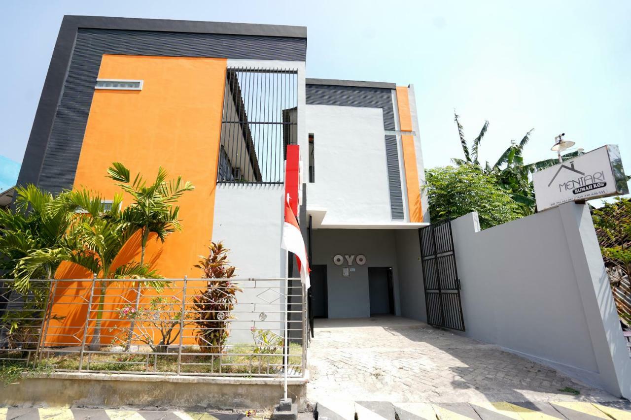 Oyo 1316 Mentari Family Homestay Probolinggo Exterior photo
