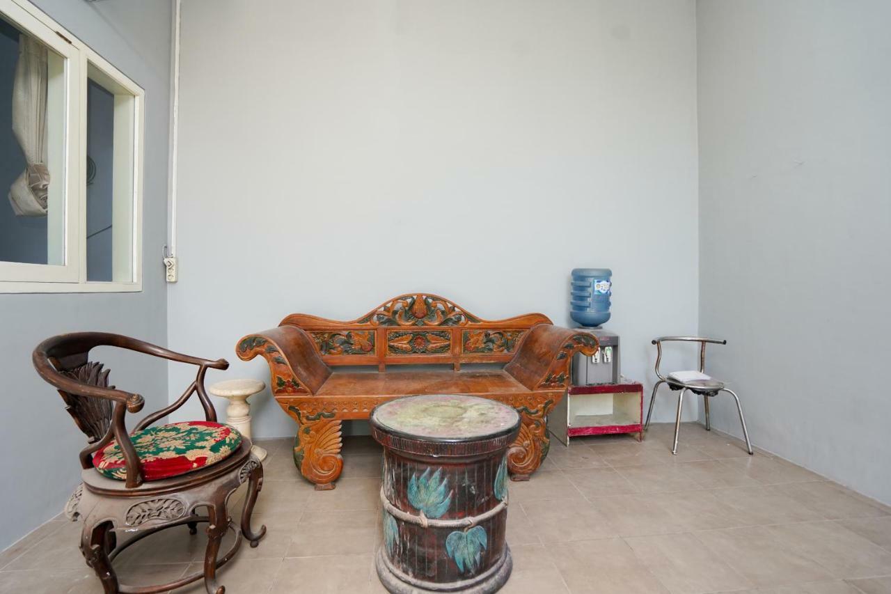 Oyo 1316 Mentari Family Homestay Probolinggo Exterior photo