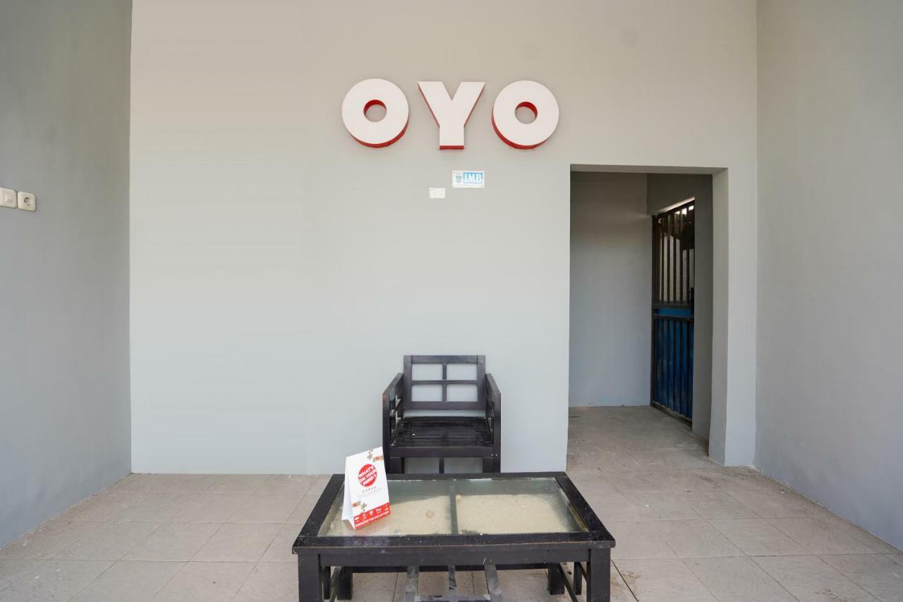 Oyo 1316 Mentari Family Homestay Probolinggo Exterior photo